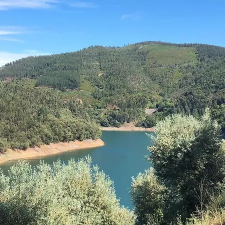 Alojamento Tranquilo Junto Ao Lago Perto Do Zezere 아파트