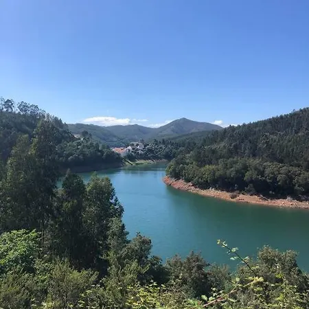 Alojamento Tranquilo Junto Ao Lago Perto Do Zezere